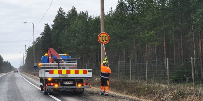 Kellot ja nopeusrajoitukset siirtyvät taas talviaikaan