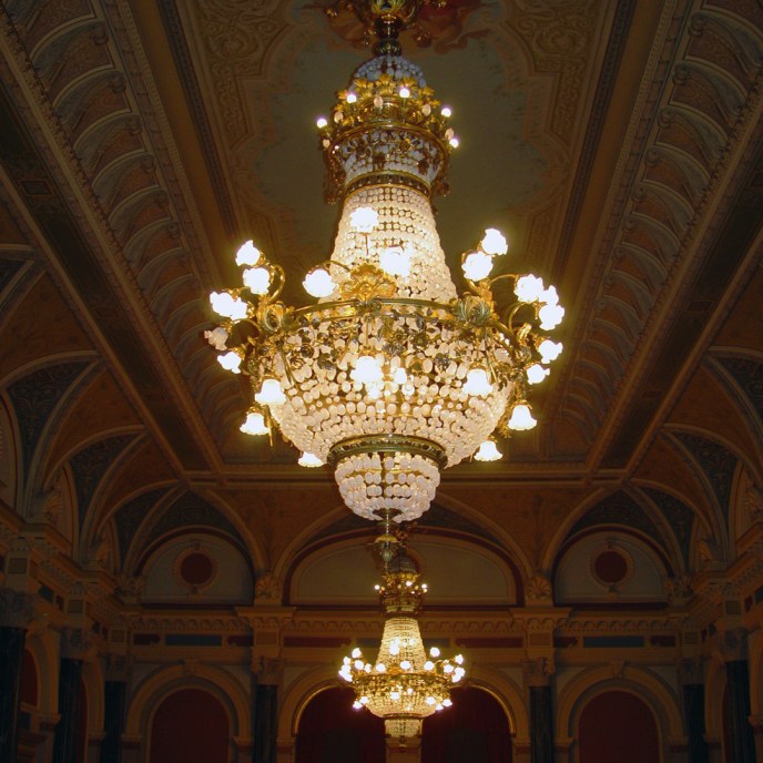A lamp in the City Hall's banquet hall