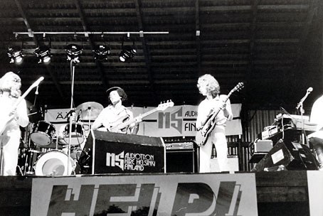 Valokuva: Steve Hillage Band keikalla Kuusrockissa vuonna 1978.