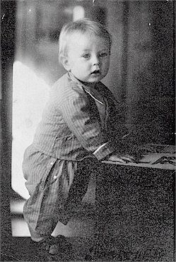 Valokuva: Paavo Rintala lapsena vuonna 1931.