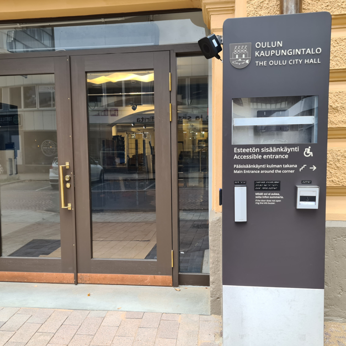 Accessible entrance of the City Hall